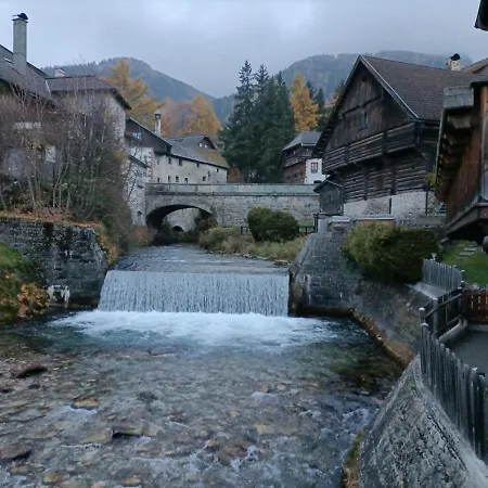 Haus Katris *