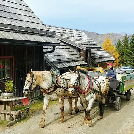 アパート Haus Katris