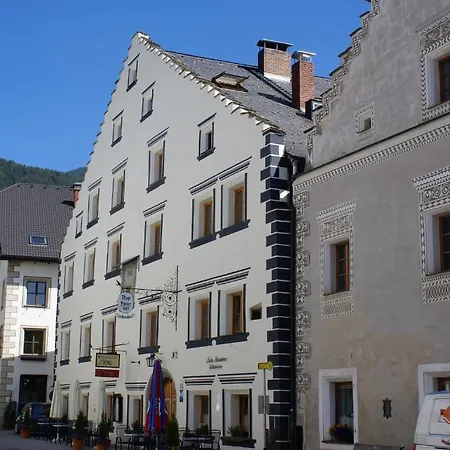 Haus Katris アパート *