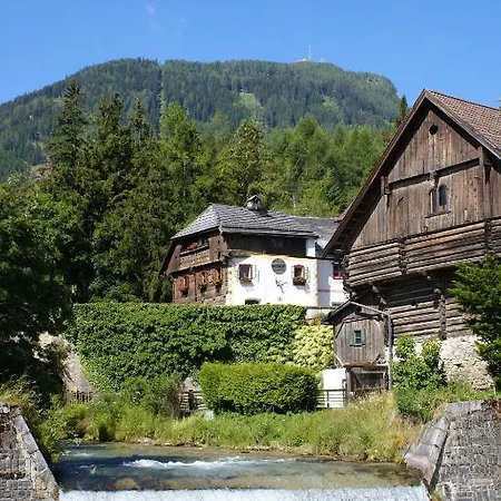 Haus Katris *